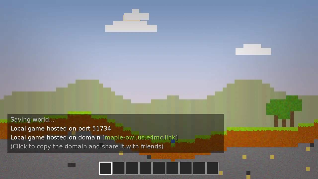 Minecraft chat showing the e4mc domain ready to copy and share